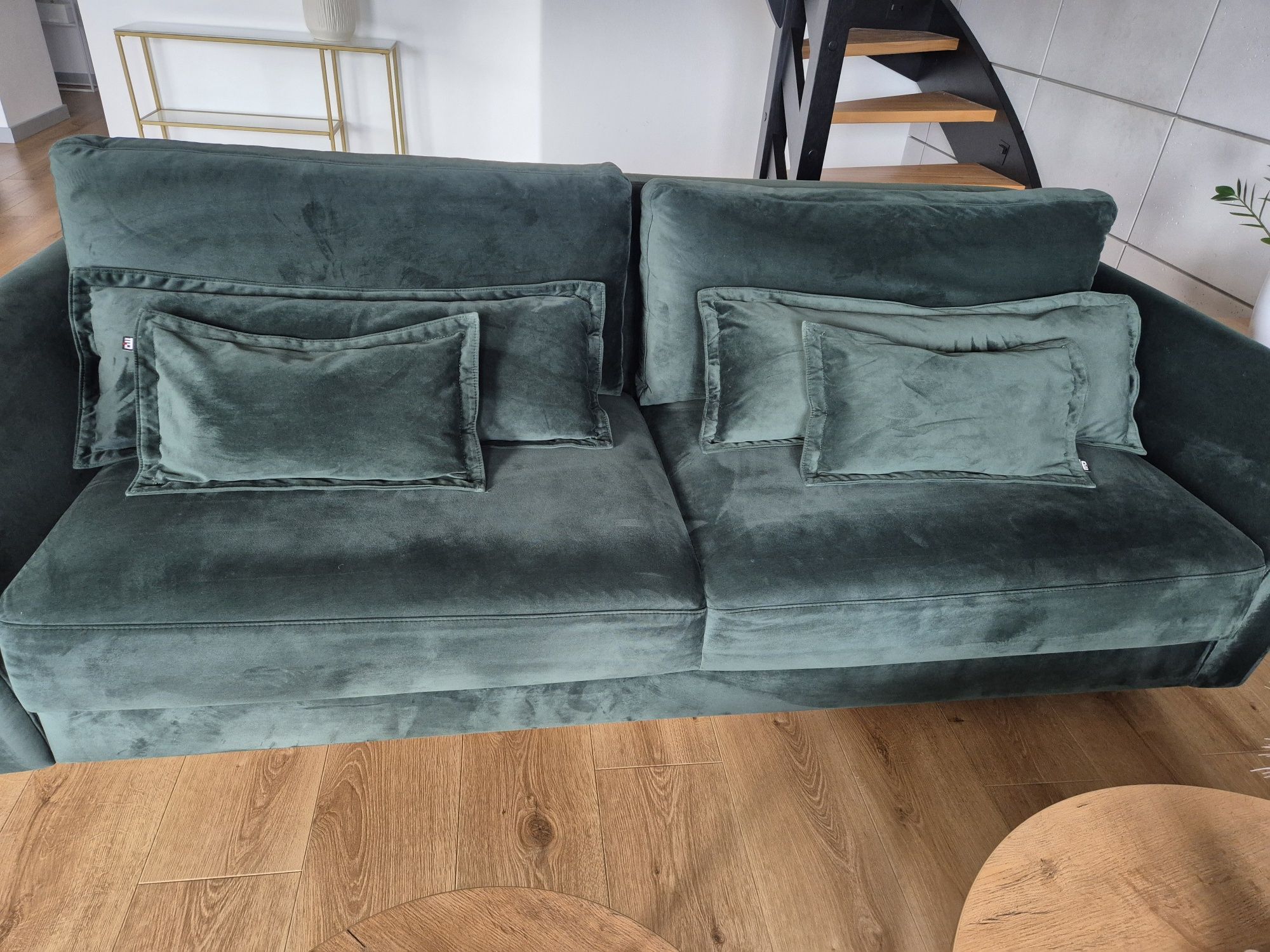 Zielona sofa 3 osobowa rozkładana z pojemnikiem welur MP Nidzica
