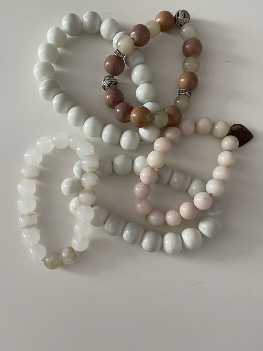 Branzoletki z okraglych koralikow