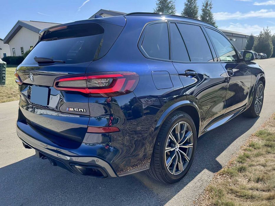 BMW X5 M50i      2021