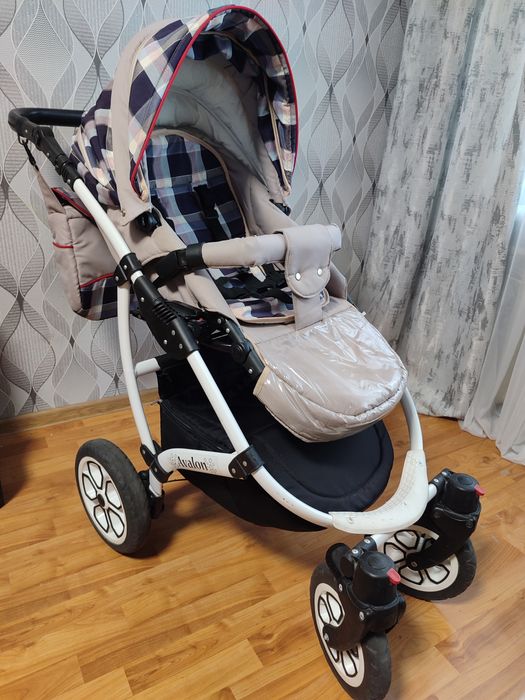 Продам коляску Avalon