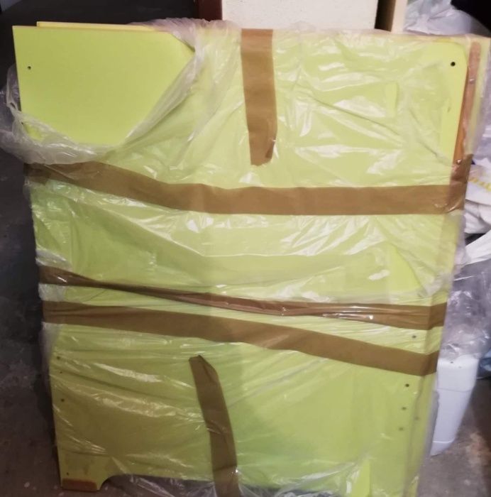 Cama de criança com cabeceira verde alface com Colchão.