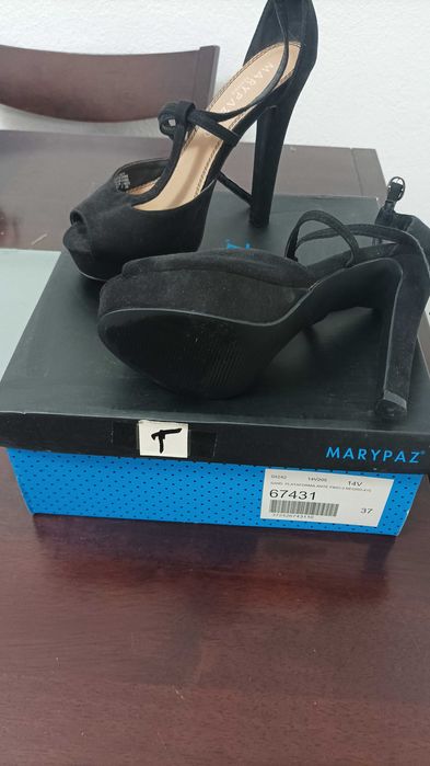 Sandálias número 37