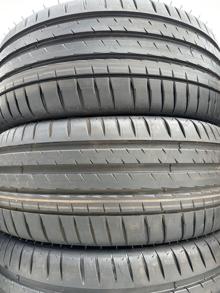 235/45/19 Michelin Pilot Sport 4