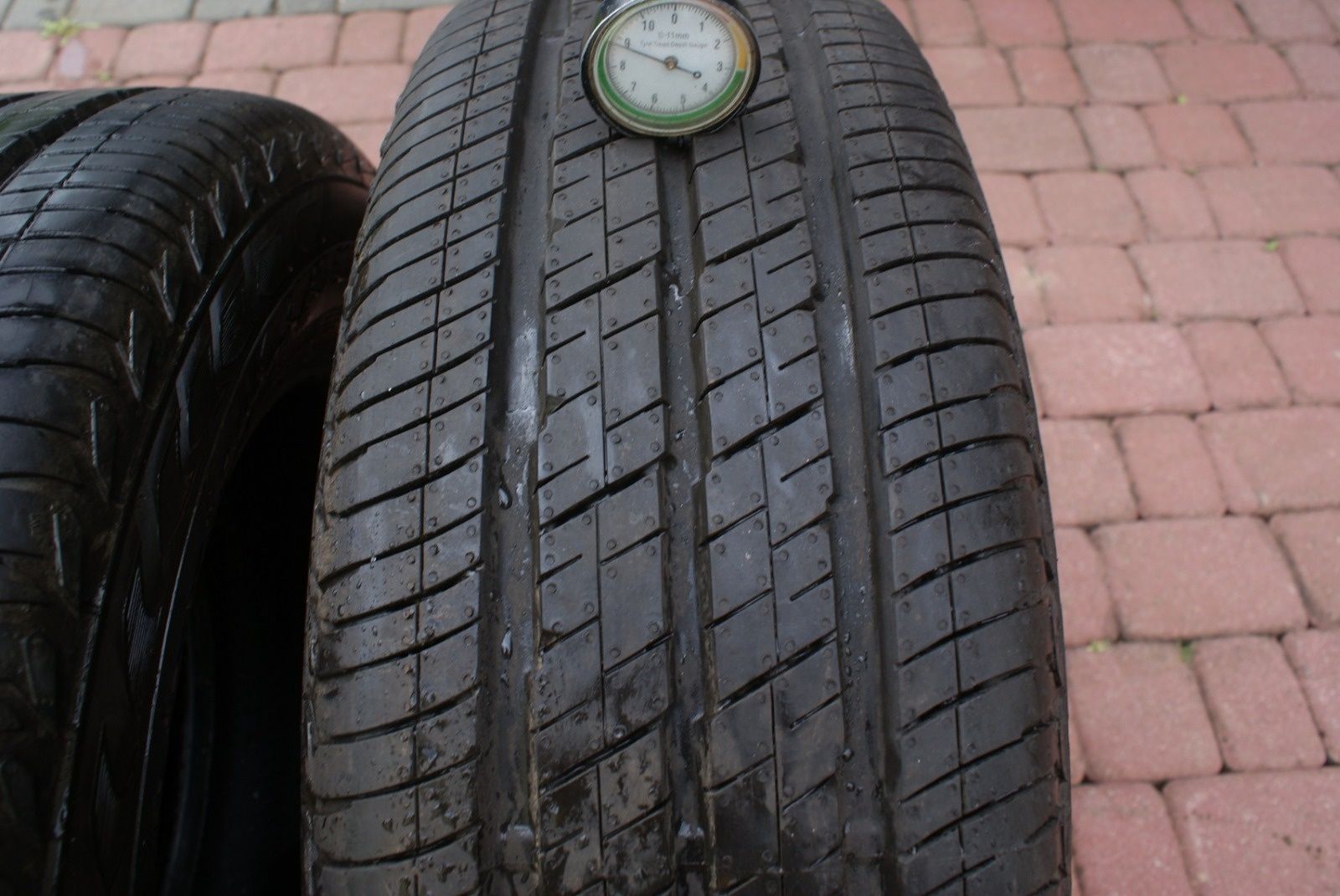 Opony letnie Continental Vanco 2 rozmiar 215/65R16 C 109/107R jak Nowe