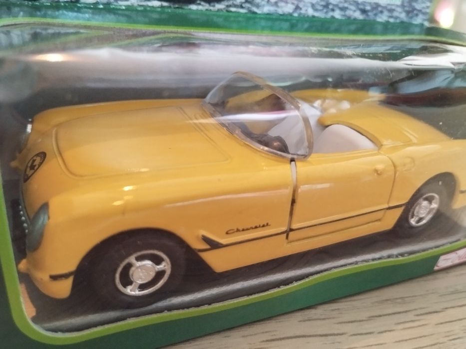 Chevrolet Corvette amarelo Superior Swinging Series 2 diecast 1:43 nov