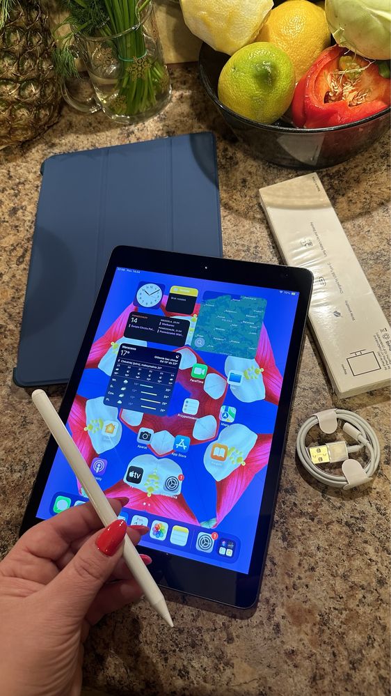 Tablet iPad Apple Retina 10.5” iOS 18.4 - PROCREATE  + NOWE ETUI
