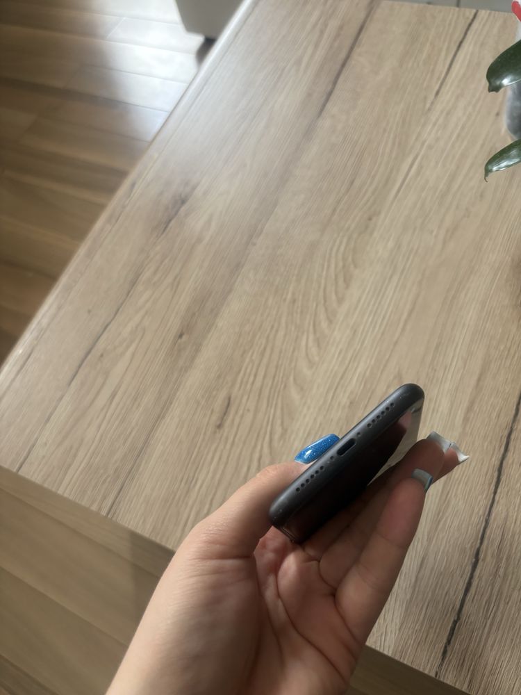 Iphone 11 bez gwarancji w bardzi dobrym stanie