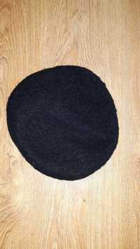 Czarny beret

Średnica 18 cm