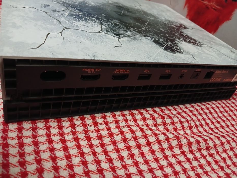 Приставка Xbox one X 4k.