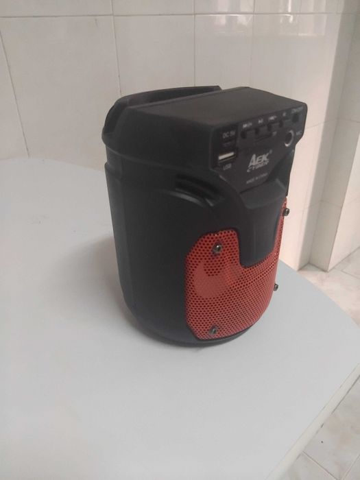 Coluna de som bom estado