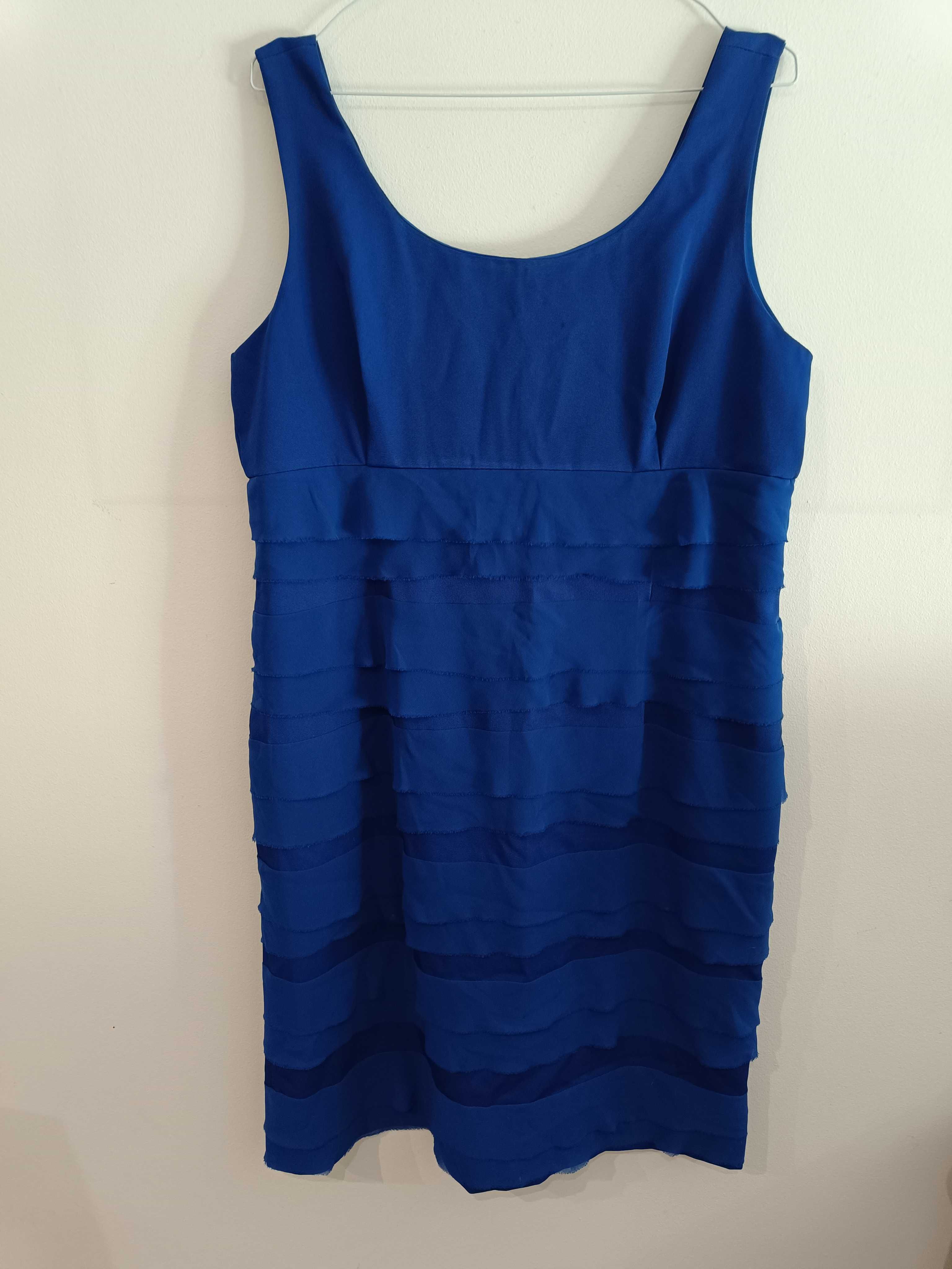 Vestido de festa azul com babadinhos, lindo