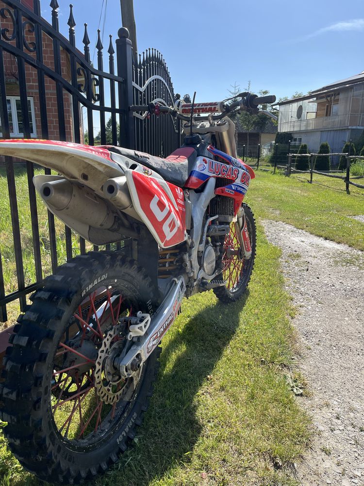 Honda crf 250 r.