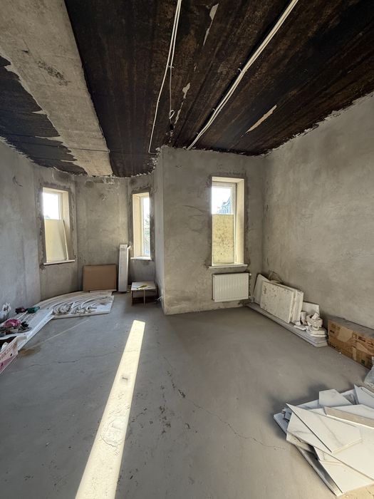 Не будинок, а зАмок.