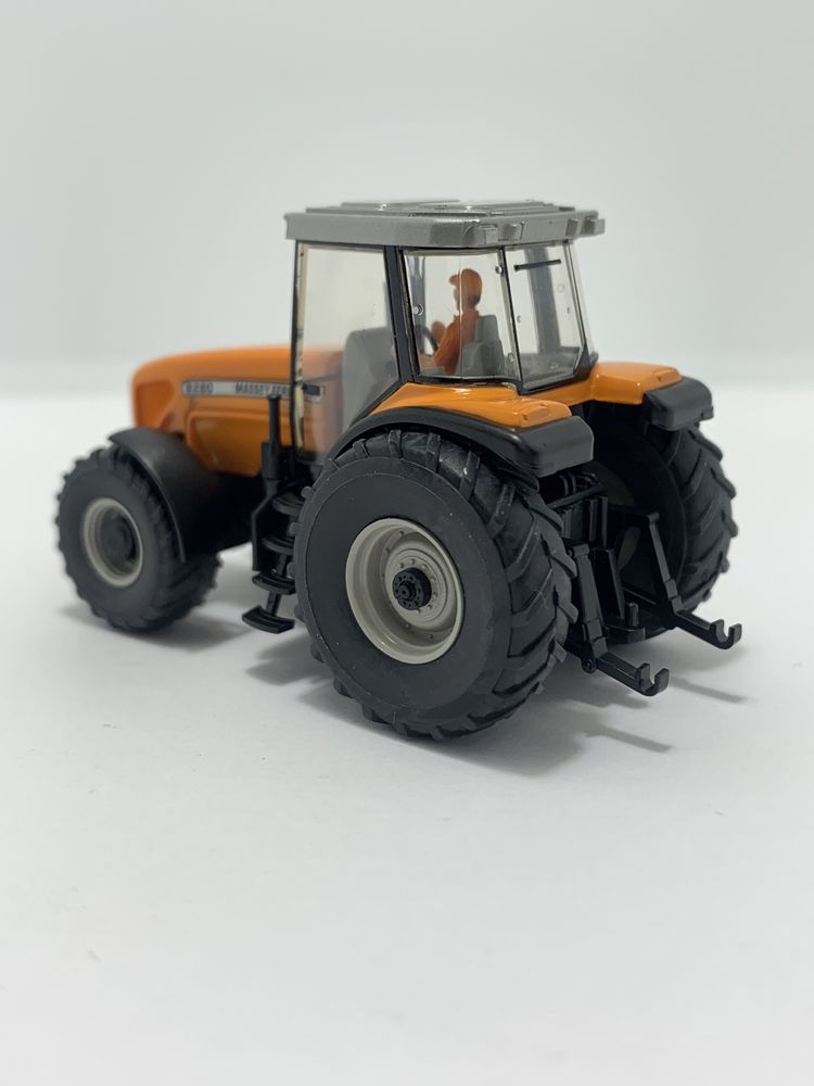 Massey Ferguson 8280 da Wiking escala 1/87