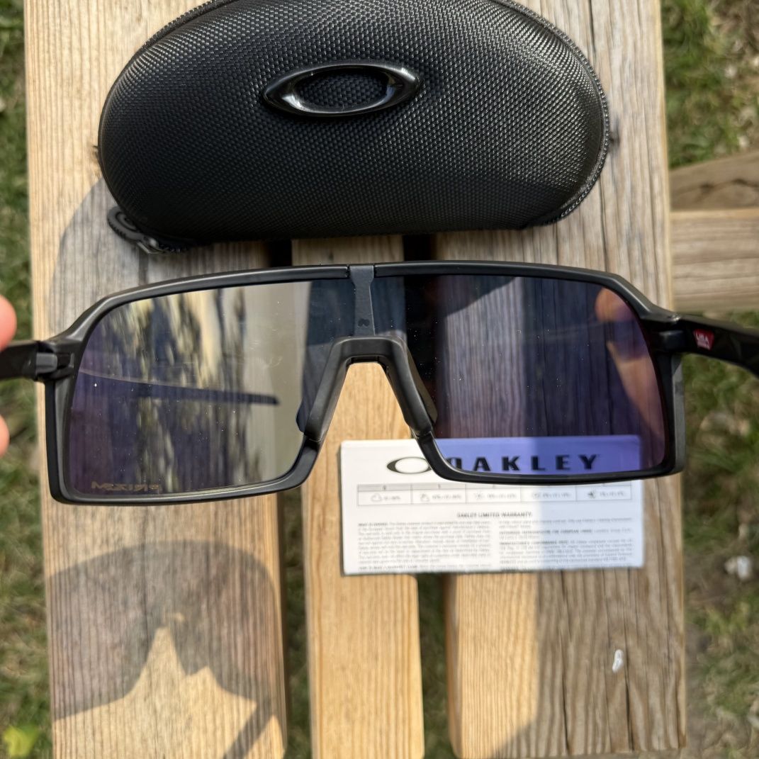 В НАЛИЧИИ | Очки Oakley Sutro