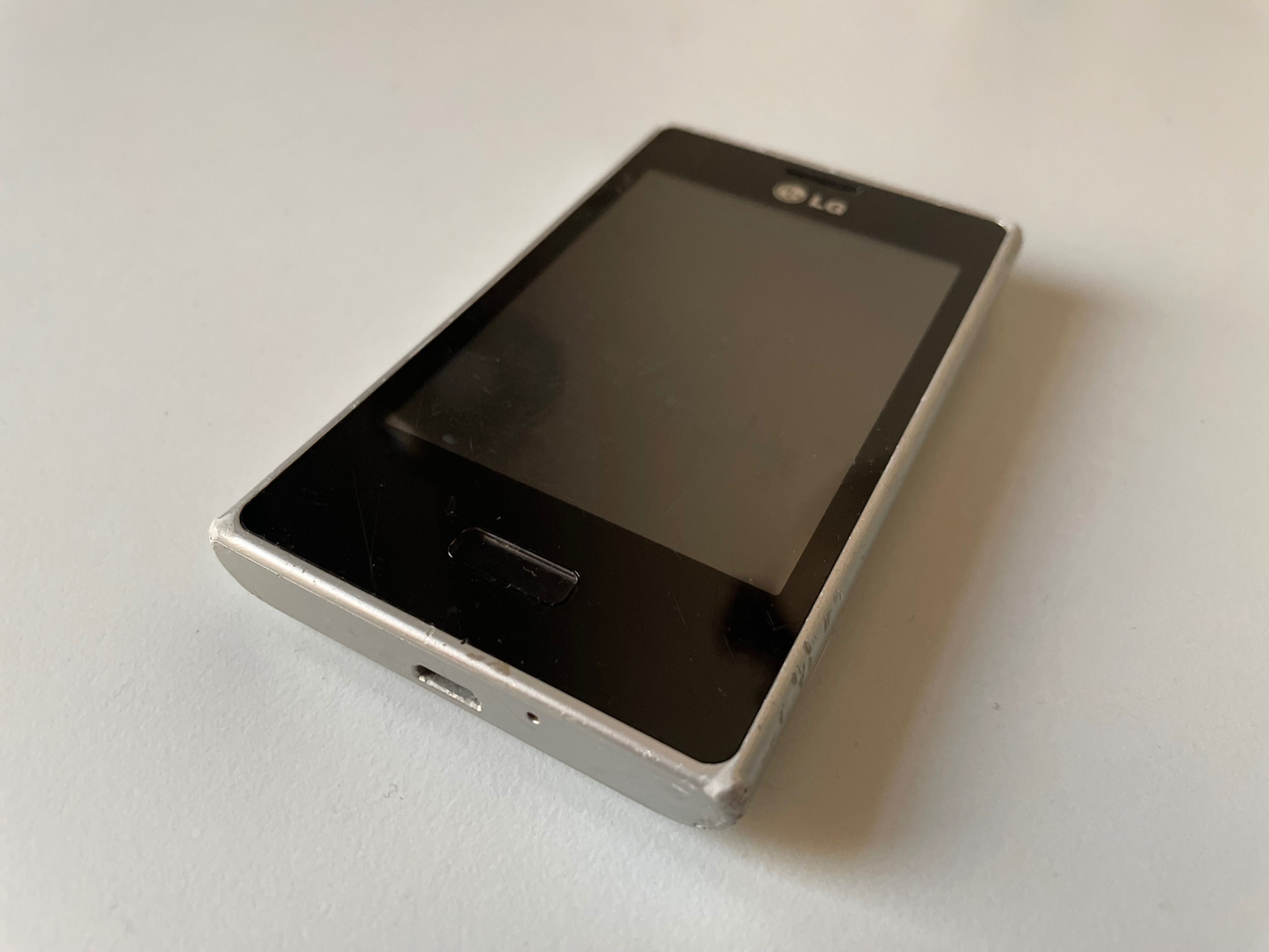 Smartfon LG E-400