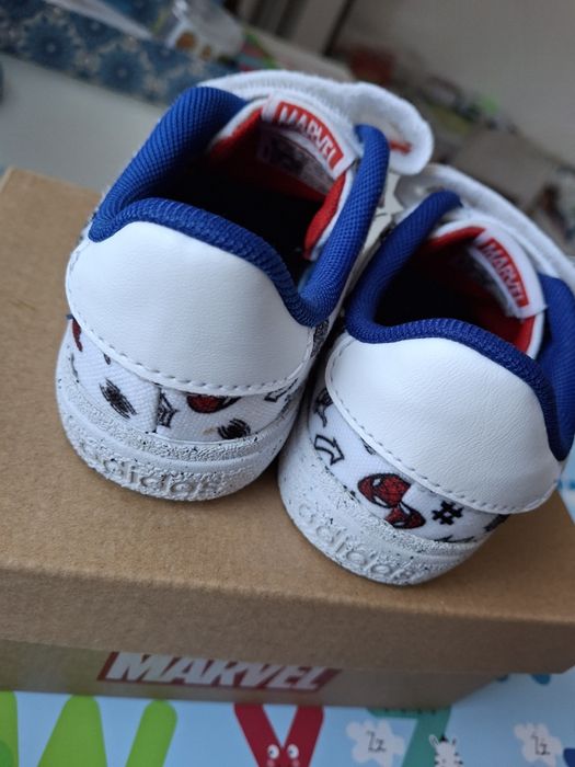 Dziecięce buty adidas rozmiar 25