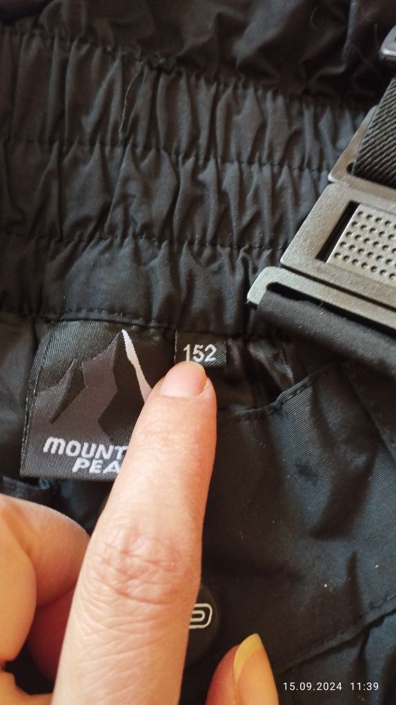 Продам зимние лыжные штаны на мальчика Mountain