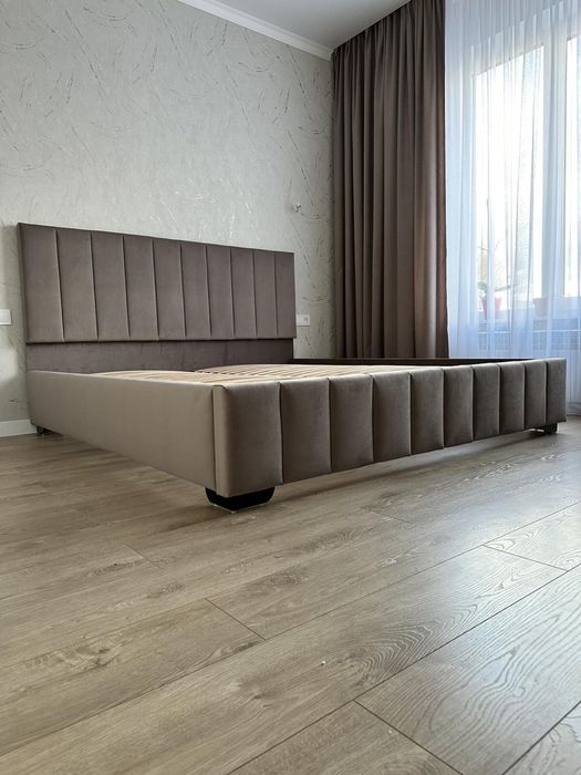 Двоспальне ліжко  у меблевому велюрі на ортопедичних ламельках