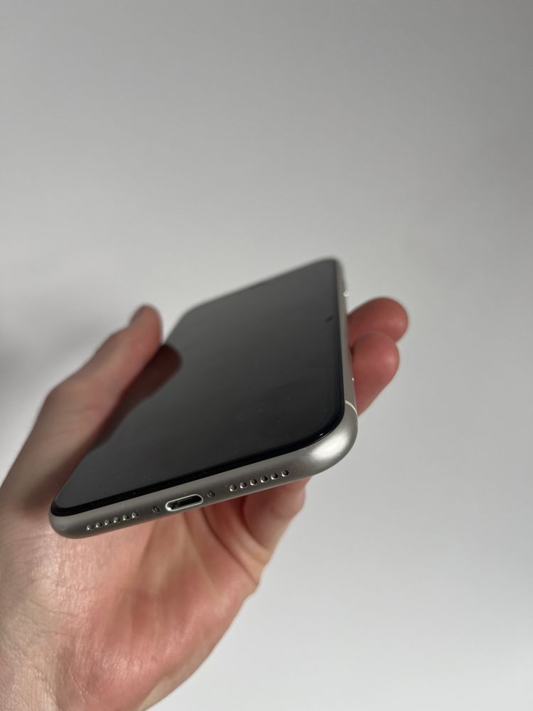 Iphone 11 biały 64GB