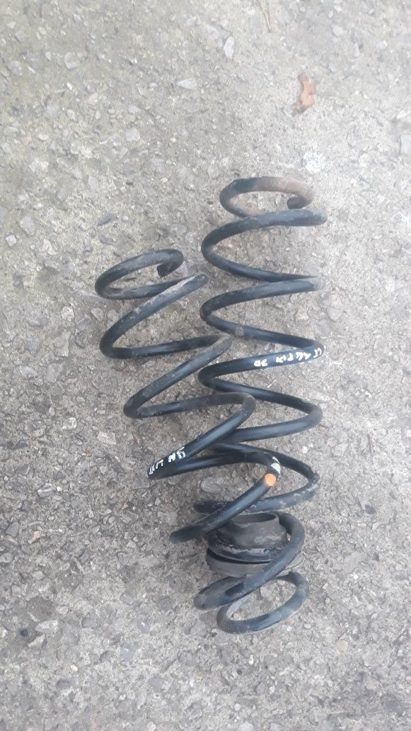 VW Polo 9N lift 1.4TDI, sprężyny tył