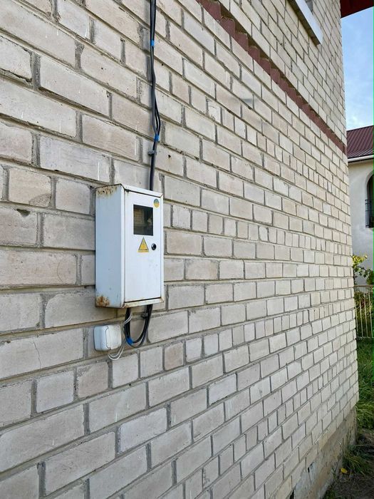 Будинок на обжитій вулиці у Буцневі на дачах