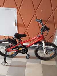 Дитячий велосипед та самокат