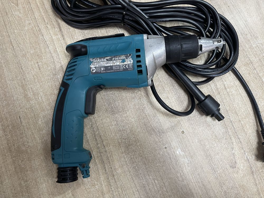 Makita FS6300R / мережевий шуруповерт для гіпсокартону Макіта