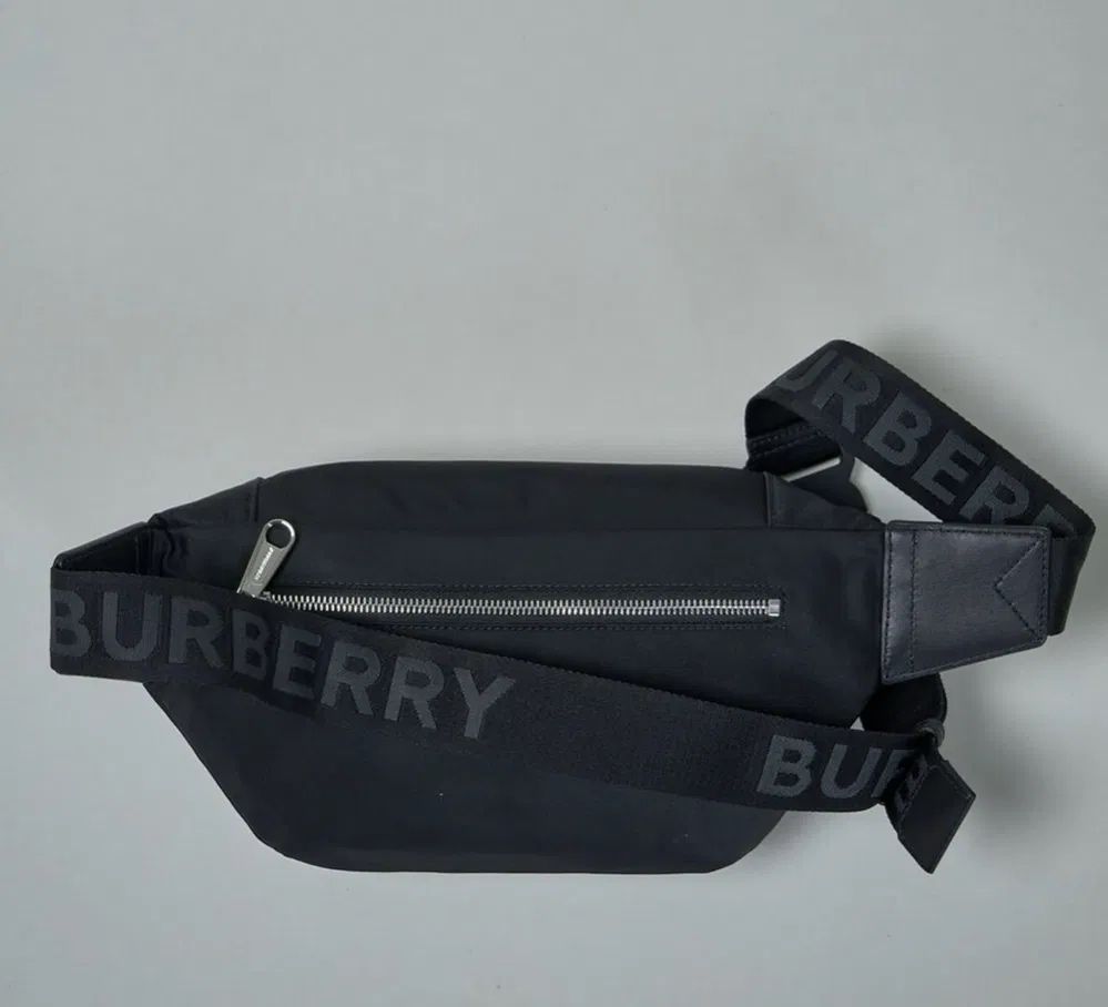 Оригинальная сумка (бананка) Burberry