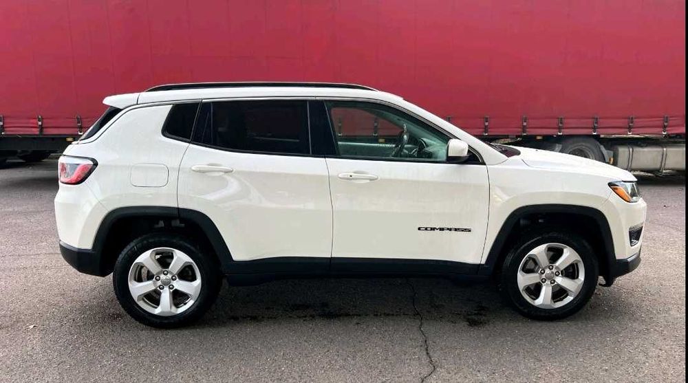 продам авто джип компас 2018 року автомат бензин повний привід