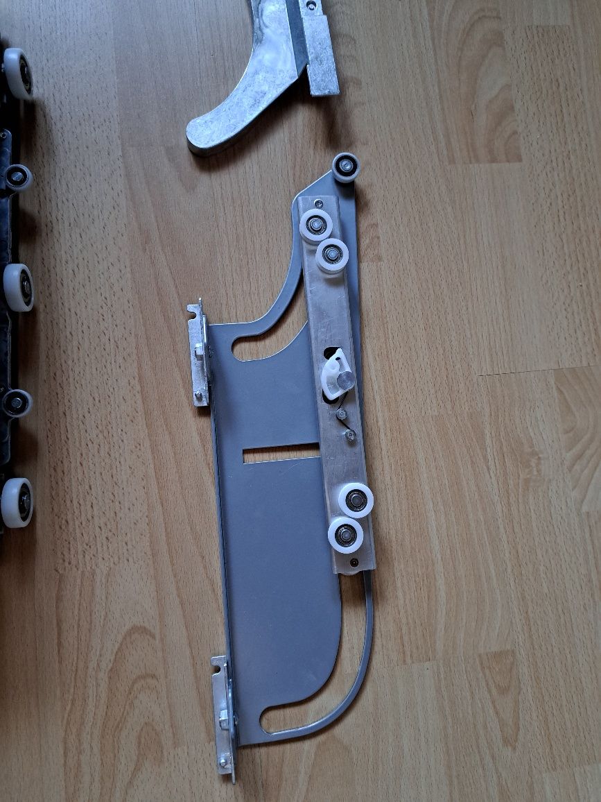 CINETTO PS40 współpłaszczyznowy system przesuwny, komplet do drzwi pra