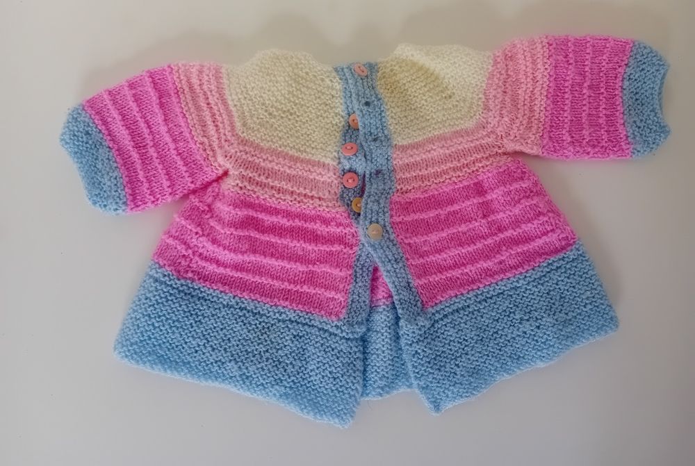 Roupa bebé feita à mão