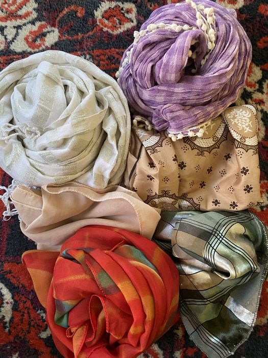 Хустинка на шию, шарф