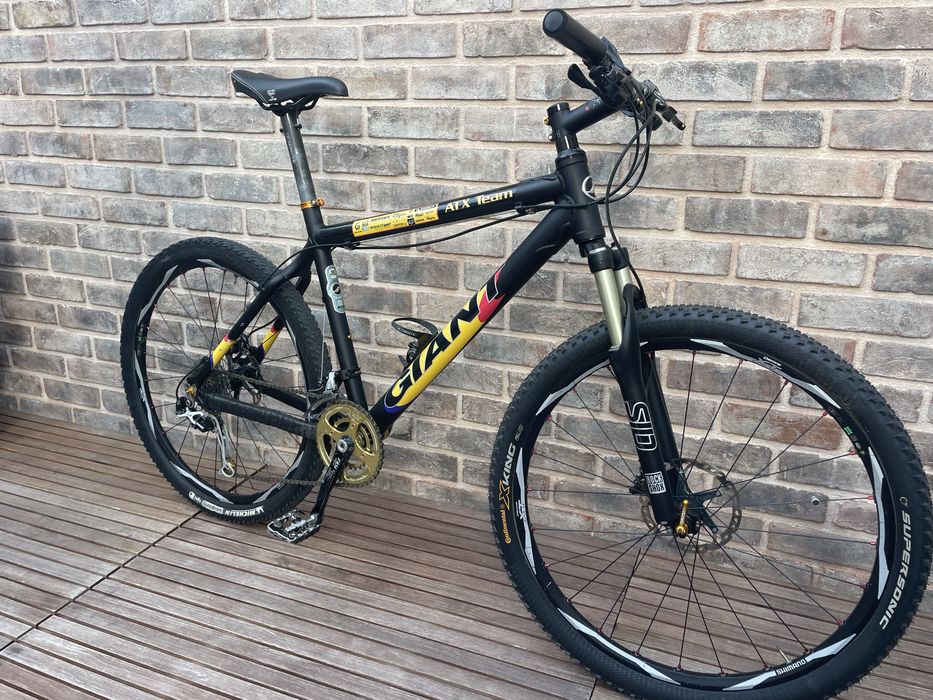 Bicicleta Giant ATX Team