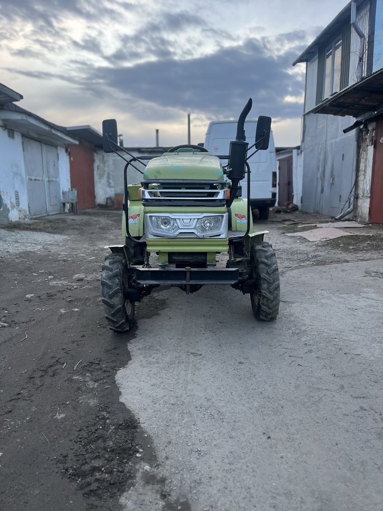 Продам трактор 4х4 Zubr 18 к/с