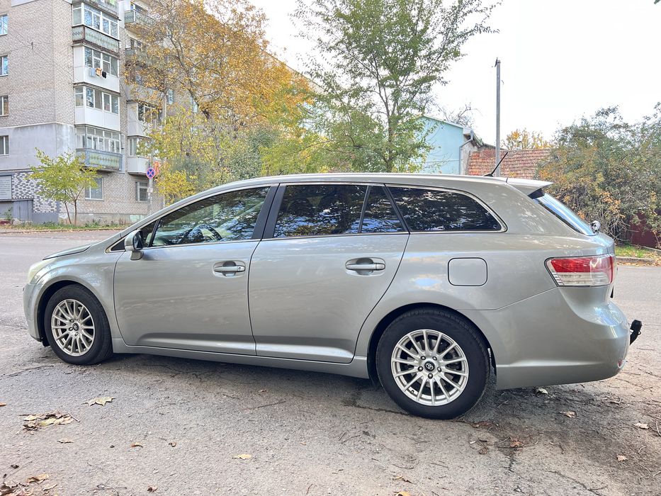 Toyota Avensis універсал 2011 дизель