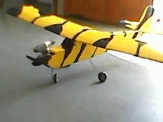Vendo aviões telecomandados para aeromodelismo