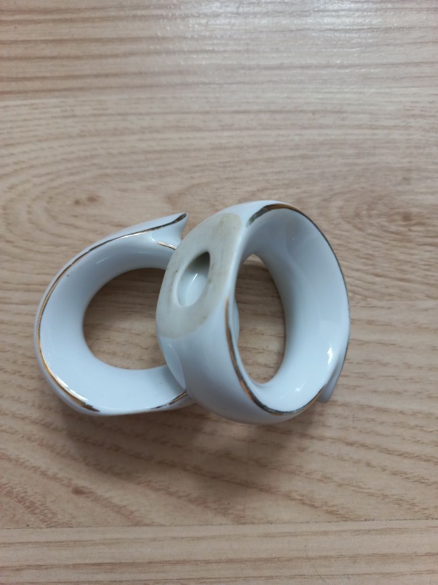 Zestaw dwóch porcelanowych pierścieni na serwetki