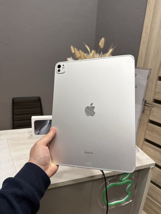 iPad Pro 13” 256gb Silver M4 . Wi-Fi + LTE (підтримка сім)
