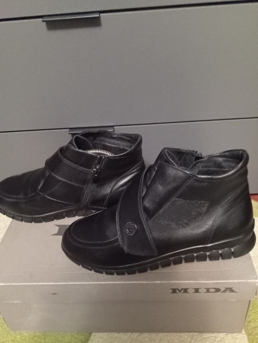 Чобітки жіночі. Міда.