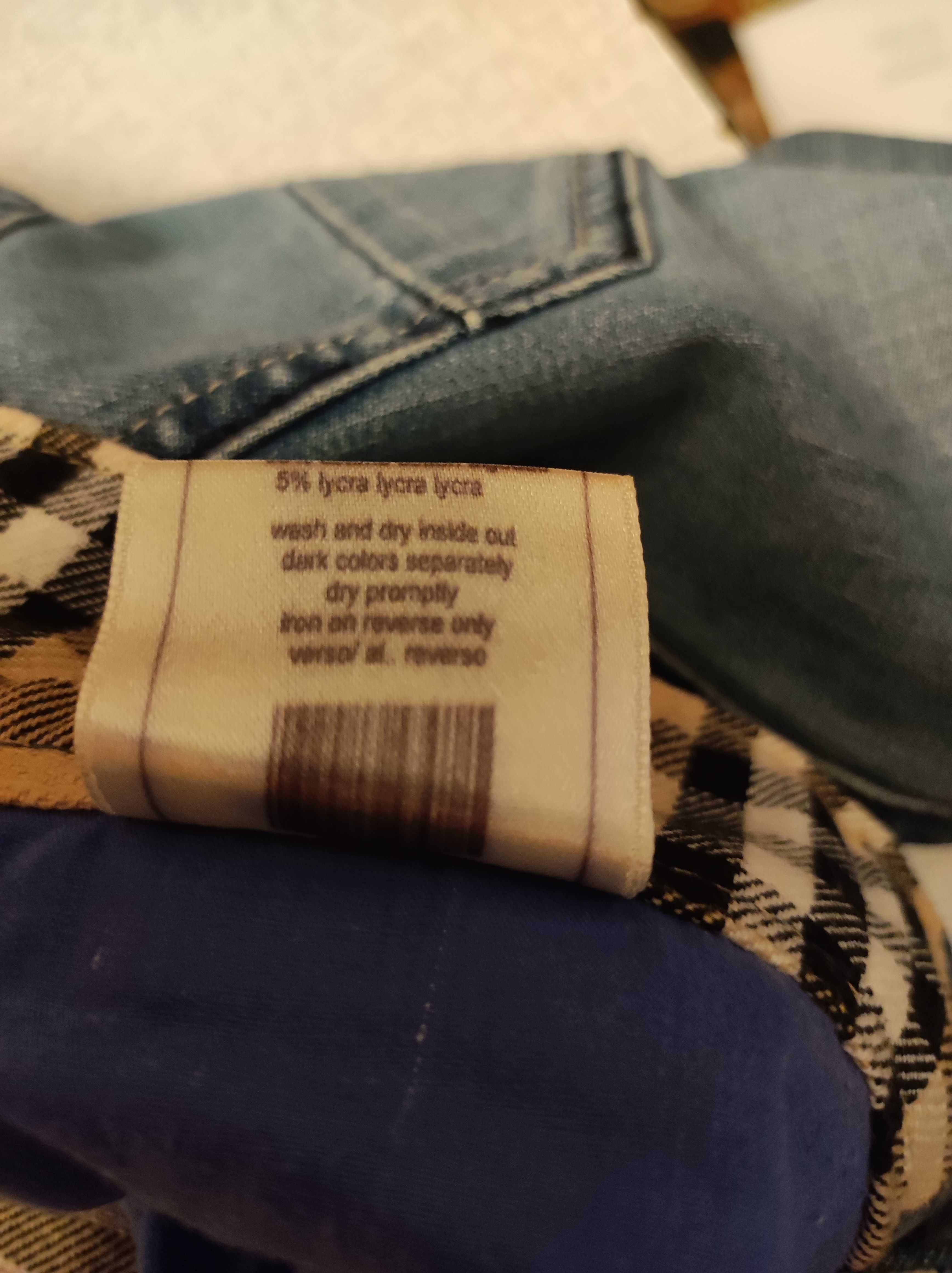 Burberry spodnie jeansowe damskie
