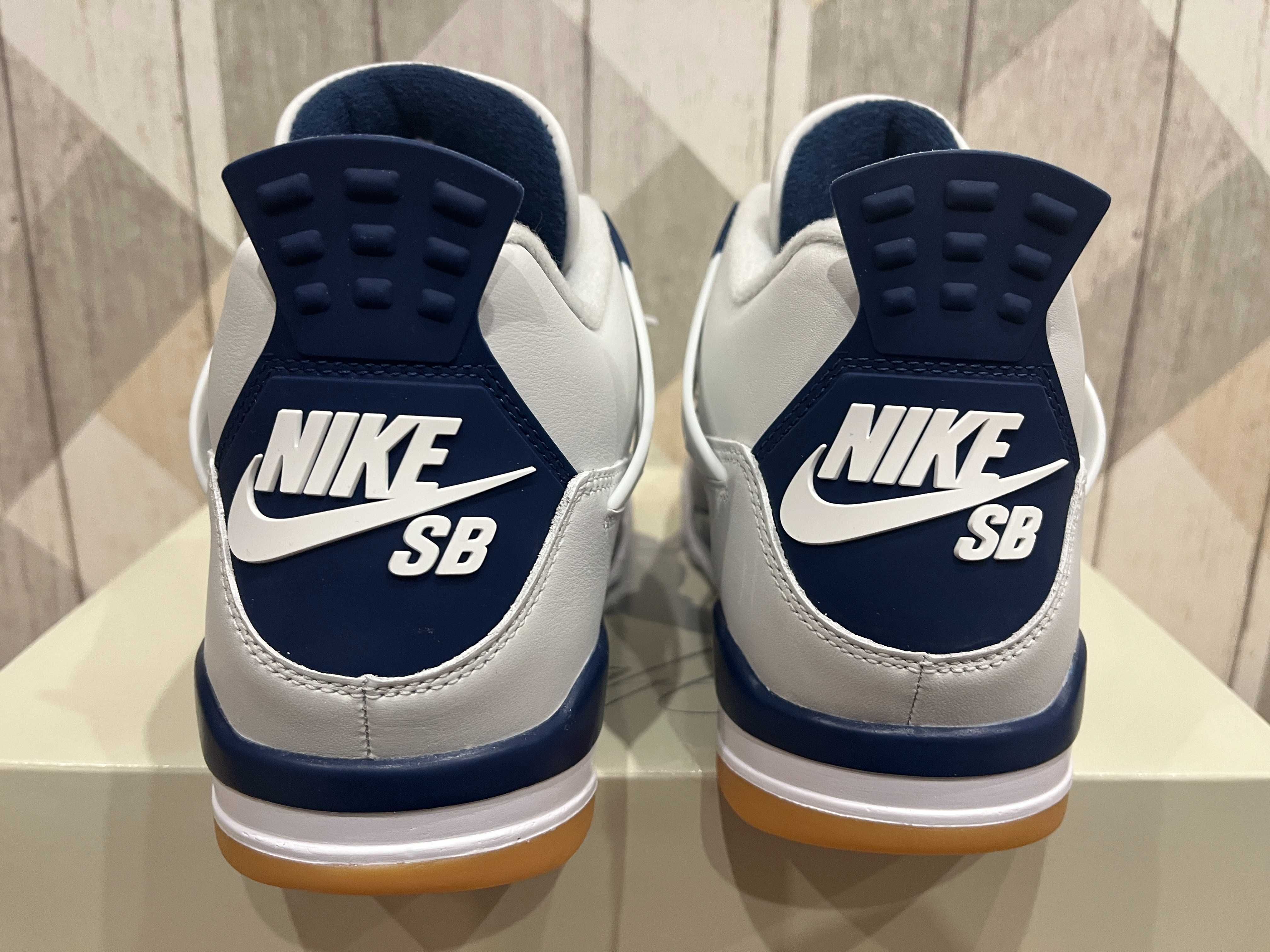 Nike Air Jordan 4 Retro nowe