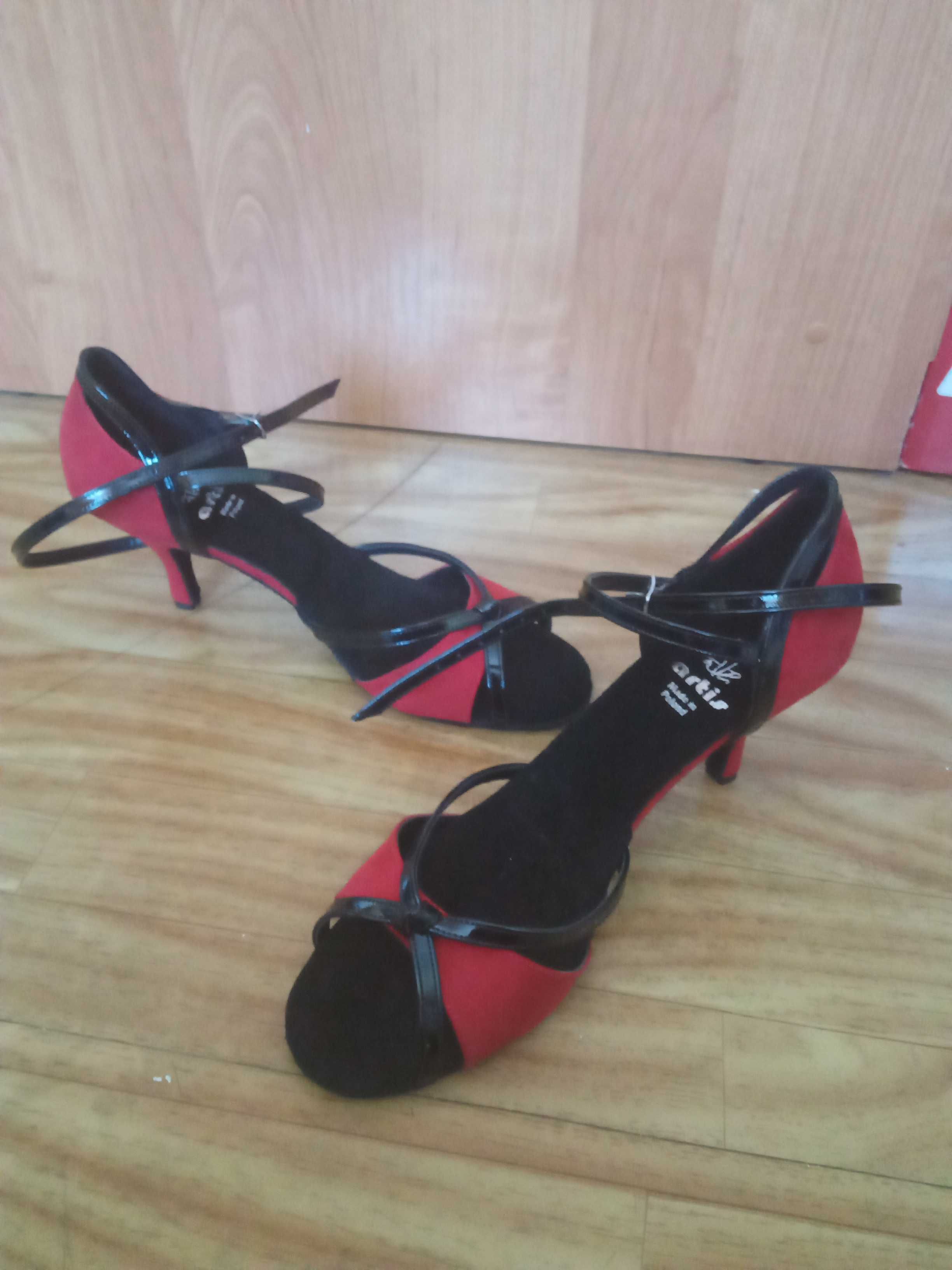 Buty do tanga Artist