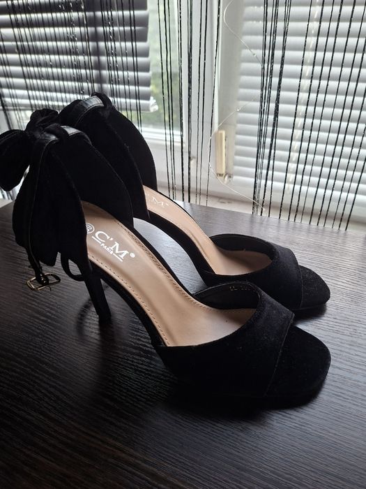 Новые замшевые туфли