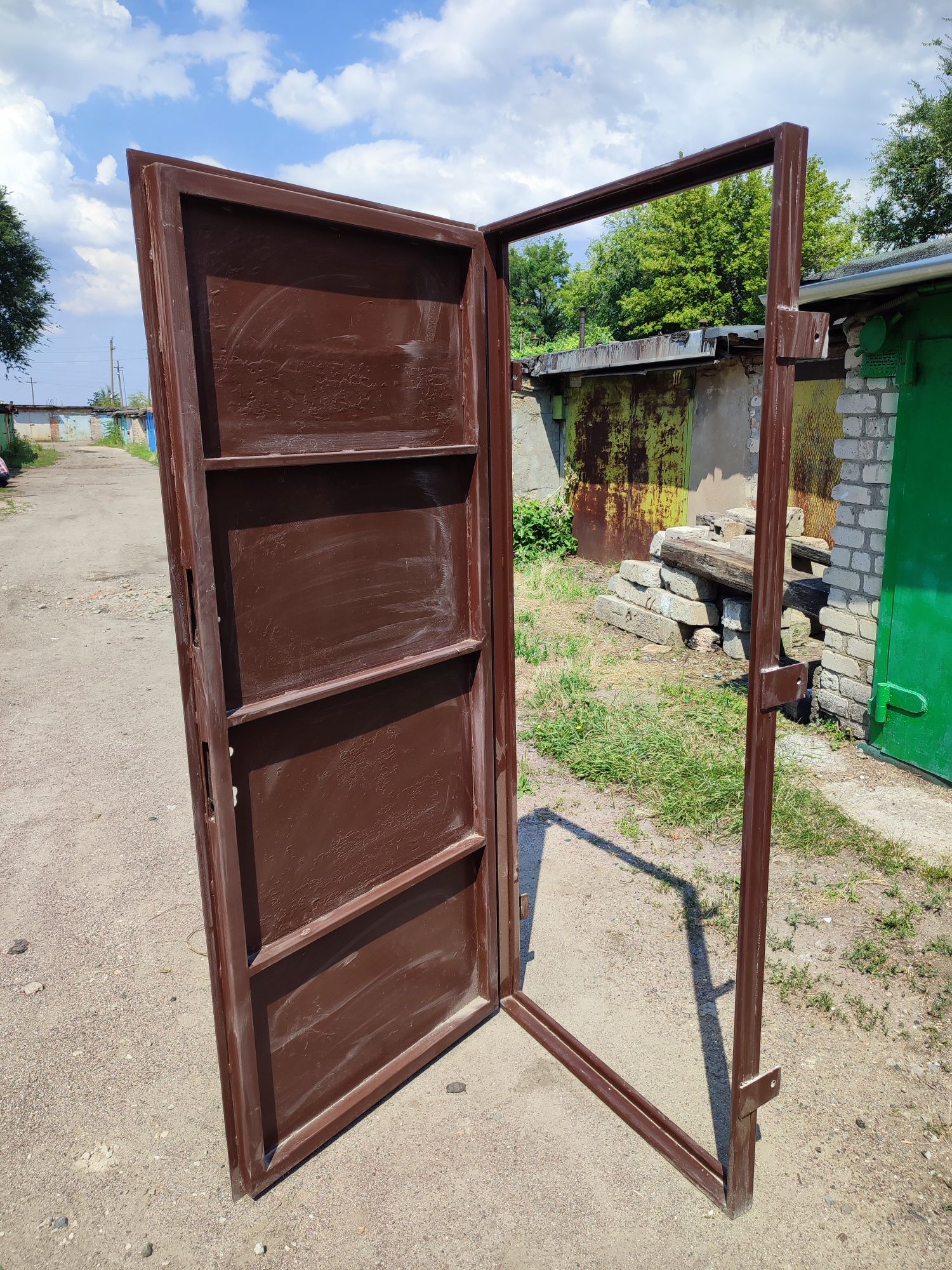 Металеві       двері