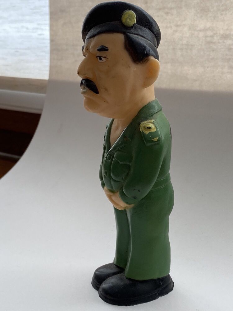 Резиновая фигурка Саддама Хусейна