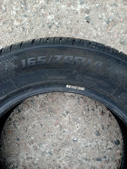 Продам резину 165-70-14  2шт зима,у відмінному стані  800гр.шт.