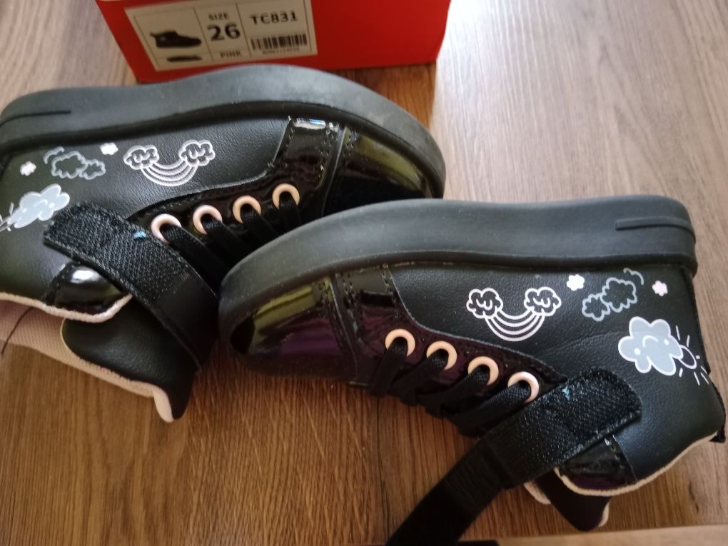 Sprzedam trzewiki /buty dla dziewczynk 26i