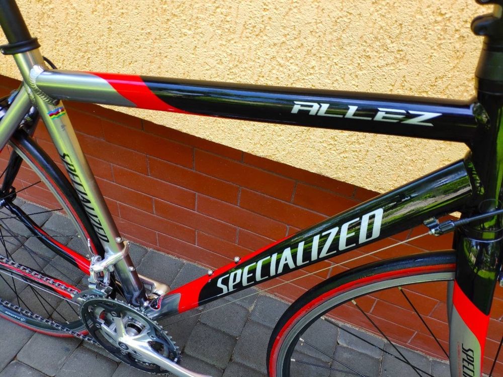 Шоссейний велосипед Specialized Allez A1 max резина Michelin