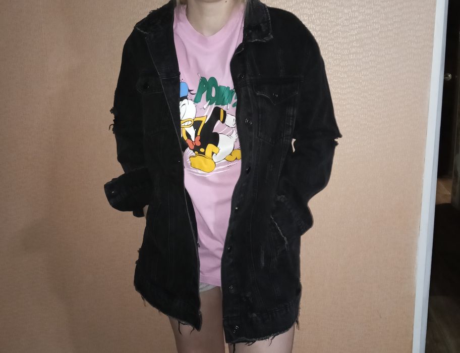 Продаю джинсовуб куртку,лепень удлиненую рваную